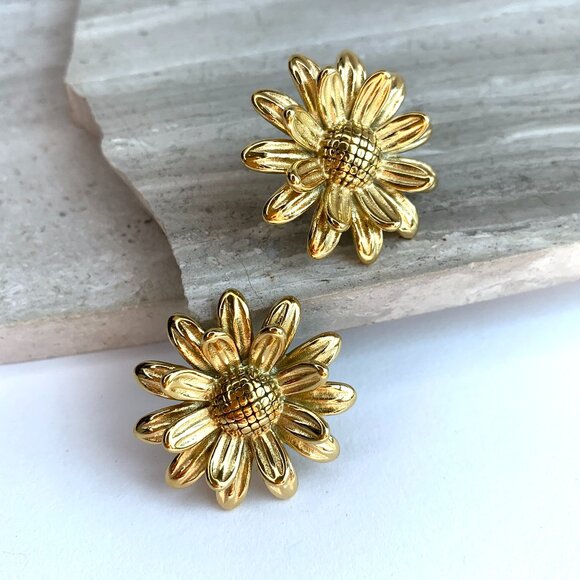 New ~ Anthropologie Shashi Daffodil Gold Flower Stud Earrings - Picture 5 of 9